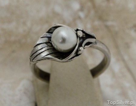EMMA – srebrny pierścionek z perłą