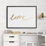 Love - plakat minimalistyczny ze złotym nadrukiem, wymiary - 20cm x 30cm, kolor ramki - czarny, kolor nadruku - złoty