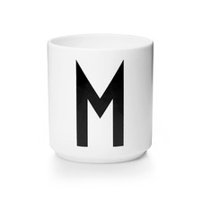 Kubek porcelanowy litera. M Design. Letters
