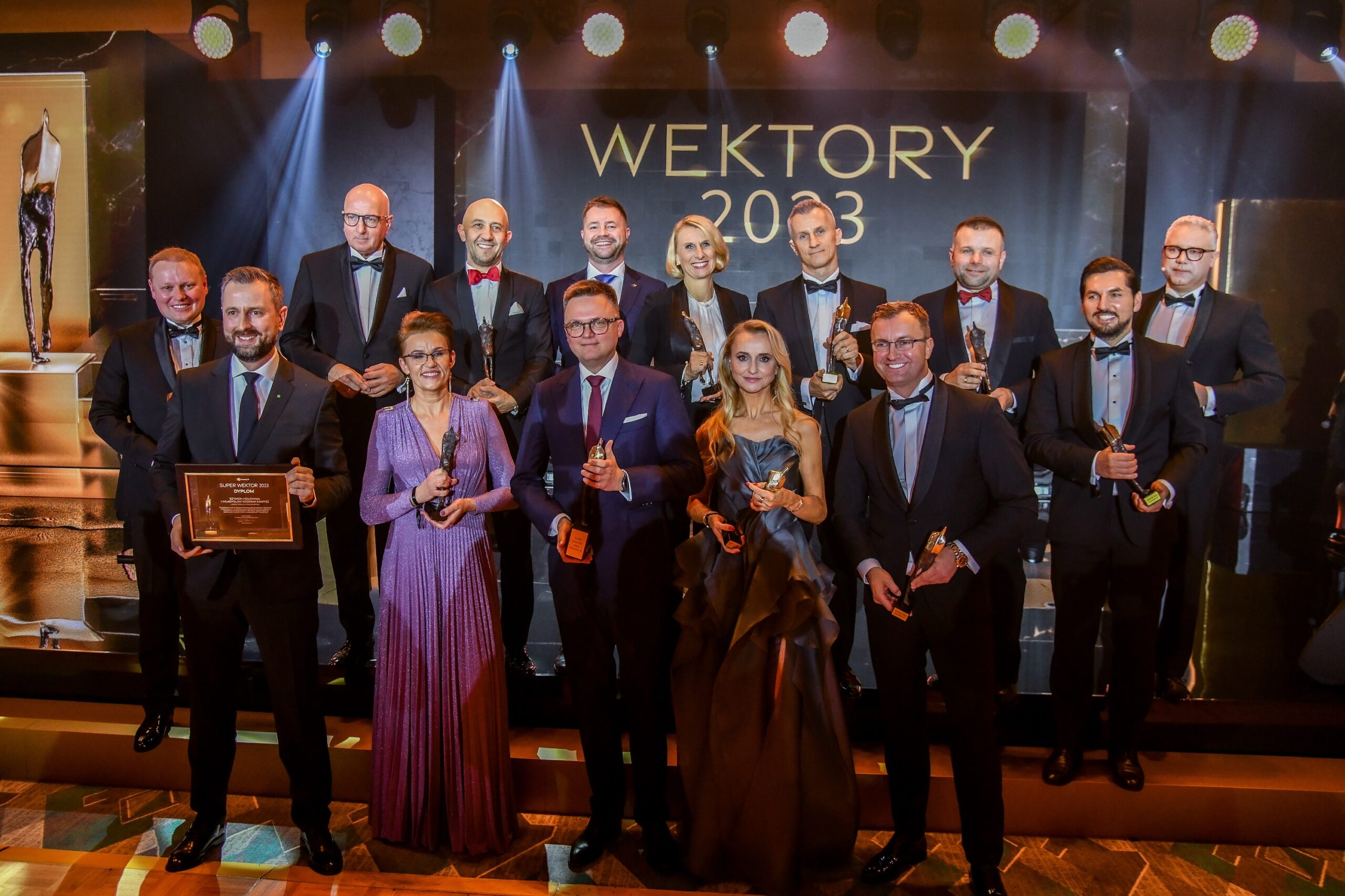 Foto: Ewa Wernerowicz wśród wyróżnionych przedsiębiorców. W tym roku nagrodę Superwektora otrzymali Szymon Hołownia i Władysław Kosiniak-Kamysz.