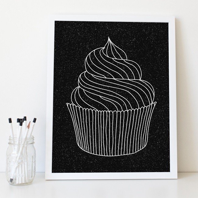 Muffin – designerski plakat w ramie, wymiary – 70cm x 100cm, wersja – na czarnym tle, kolor ramki – czarny