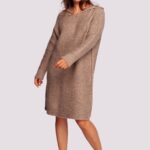 Sweter sukienka z kapturem - jasnobrązowy
