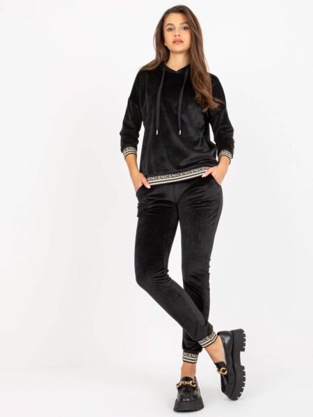 Komplet welurowy czarny casual bluza i spodnie kaptur rękaw 3/4 nogawka ze ściągaczem długość długa