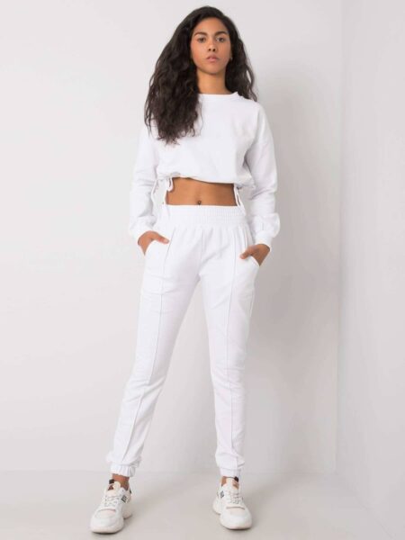 Komplet dresowy biały casual sportowy bluza i spodnie dekolt okrągły rękaw długi nogawka ze ściągaczem długość długa marszczenia