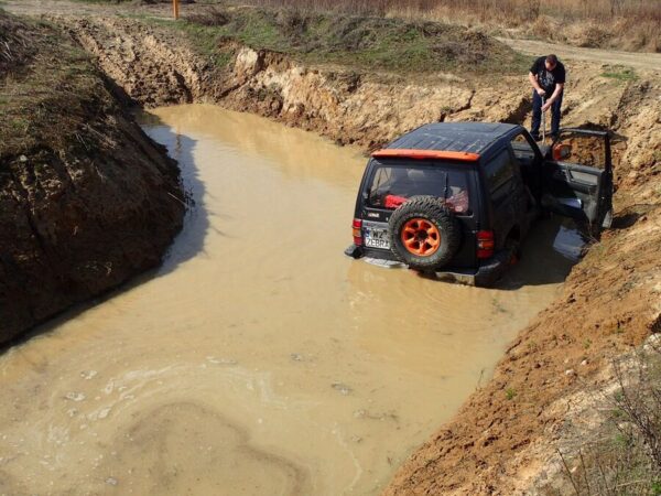 Off. Road 4x4 - kierowca - Warszawa - trasa. PRO