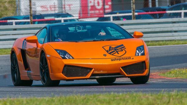 Jazda. Lamborghini. Gallardo i. Ferrari. F430 i. Nissan. GTR - kierowca - Tor. Bednary (Poznań) - 3 okrążenia