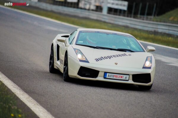 Jazda. Lamborghini po mieście - Tarnowskie. Góry - 2 okrążenia