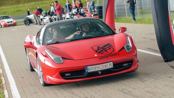 Jazda. Ferrari. F458 Italia - kierowca - Silesia. Ring. Tor. Główny - 1 okrążenie